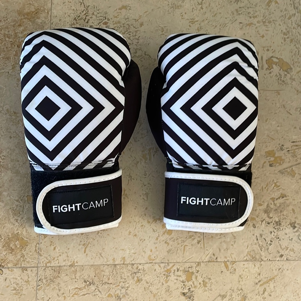 COPY - Fightcamp smart boxing gloves